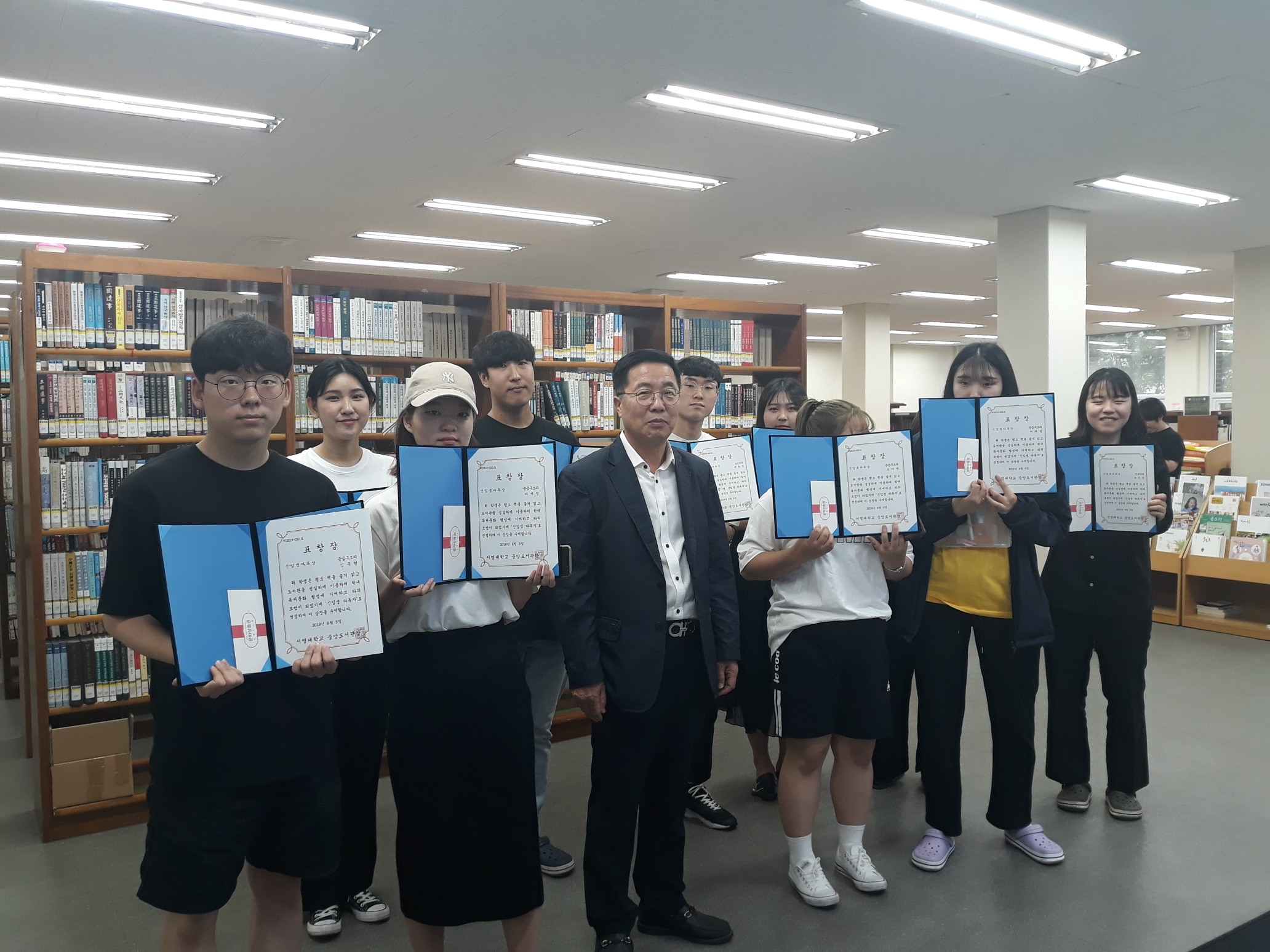 대학19- 신입생시상.jpg